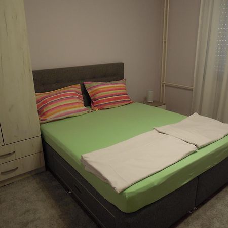 Classic Apartment Novi Sad Esterno foto