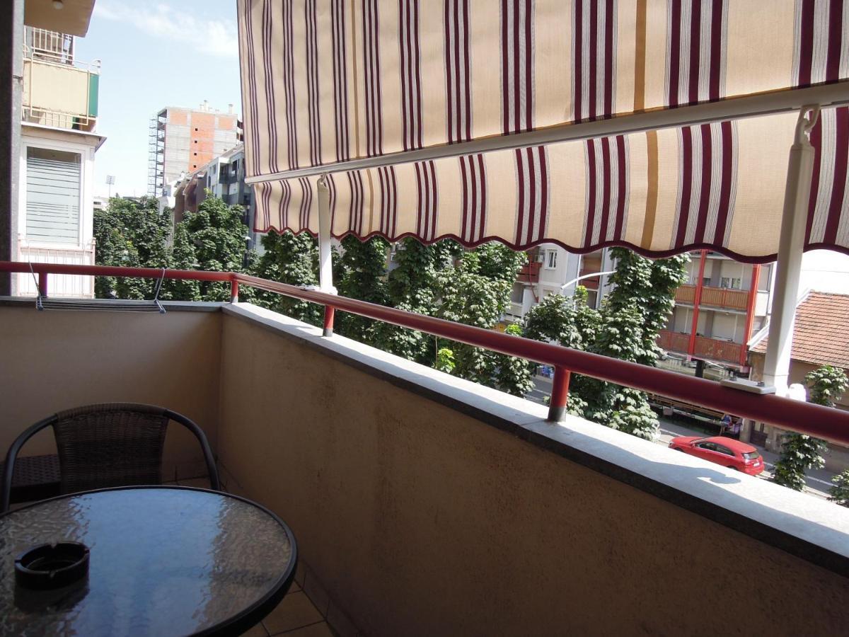 Classic Apartment Novi Sad Esterno foto