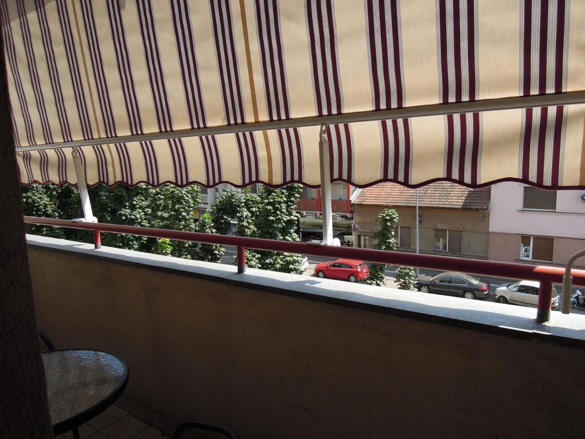 Classic Apartment Novi Sad Esterno foto
